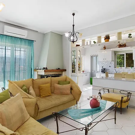 House Overlooking The Port Of Souda Holiday home *